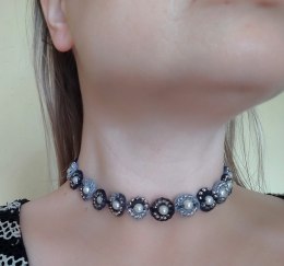 Choker z motywem okrągłym